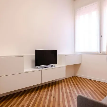Toro Elegant Studio, In The Heart Of The Bologne